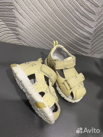 Сандалии детские 20 размер