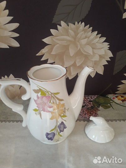 Фарфоровый винтажный чайник, сахарница