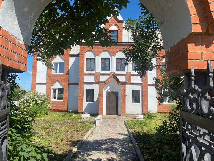 Коттедж 650 м² на участке 20 сот.