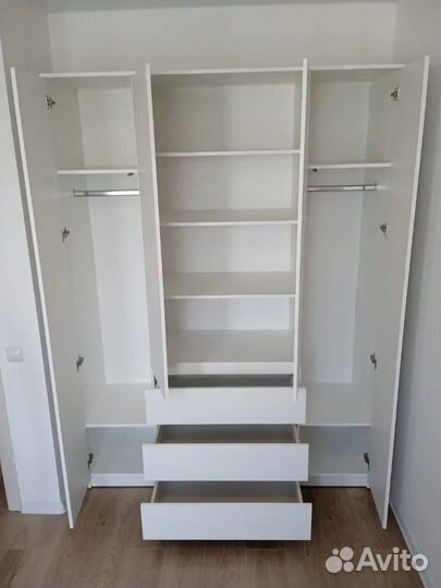 Шкаф белый распашной + 3 ящика 1600