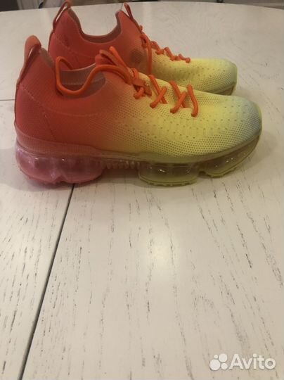 Кроссовки для девочки