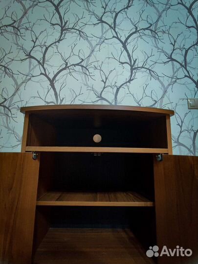 Тумбочка прикроватная