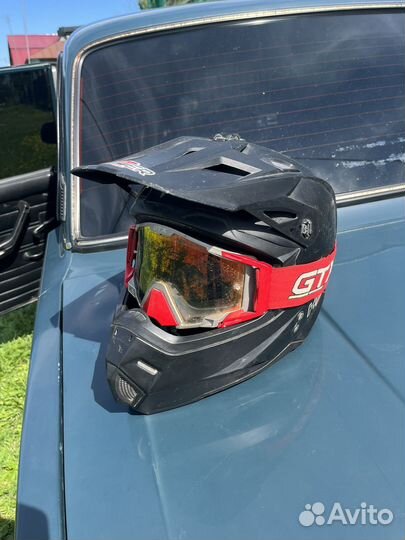 Кроссовый шлем