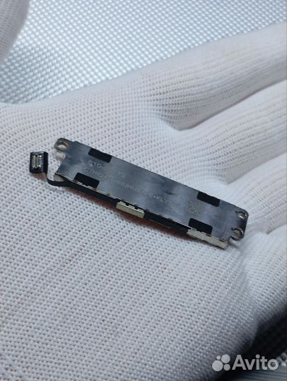 iPhone 8 Plus. Вибромотор. Оригинал