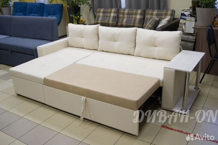 Угловой диван Атланта+стол молочный