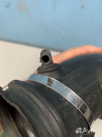 Audi A6 C6 патрубок резонатора 06E129629E