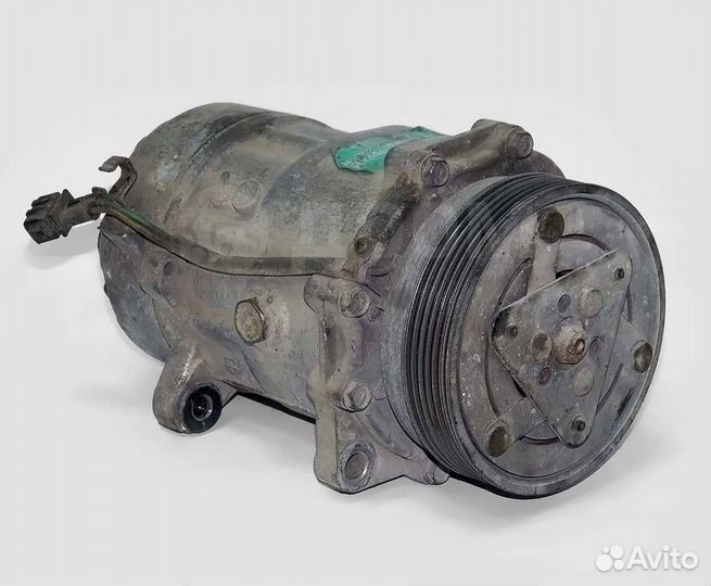 Компрессор кондиционера VW Golf 4