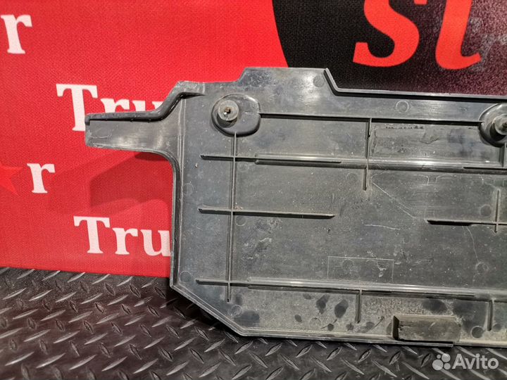 Накладка фары левая Volvo FH