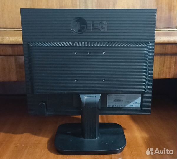 ЖК Монитор LG flatron L 171 8S-SN