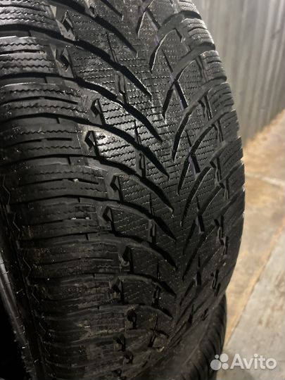 Nokian Tyres WR SUV 4 265/45 R21