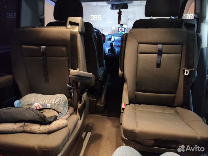 Поворотное сиденье Volkswagen MultivenT5 с детским