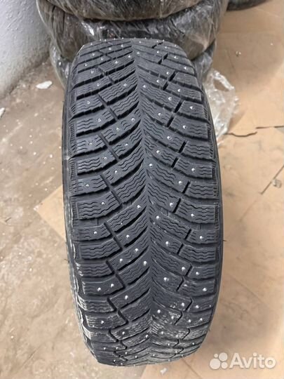 Michelin X-Ice North 4 SUV 235/60 R18