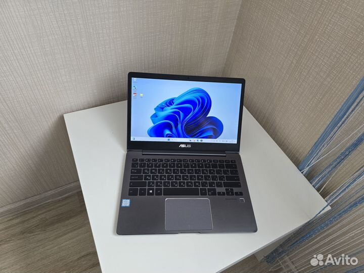 Ультрабук asus Zenbook 13.3 IPS i 7 8550U