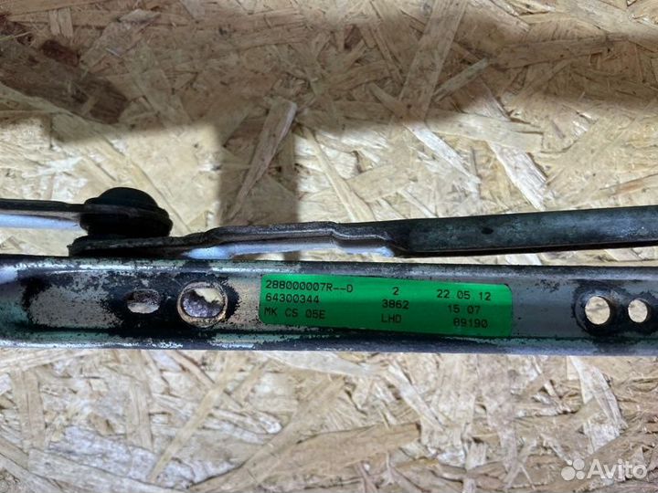 Трапеция стеклоочистителей передняя Renault Megan