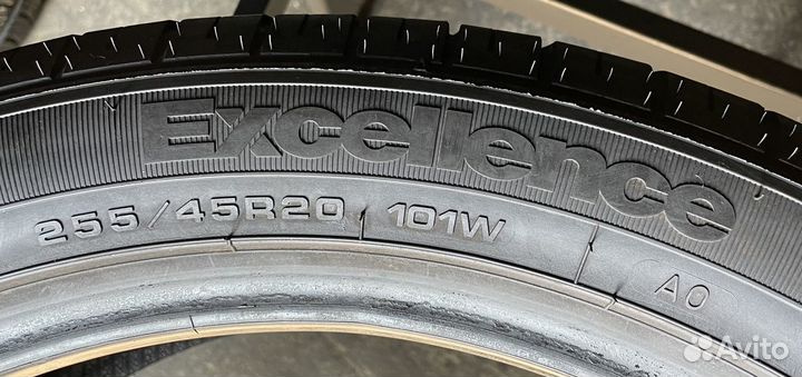 Goodyear Excellence 255/45 R20