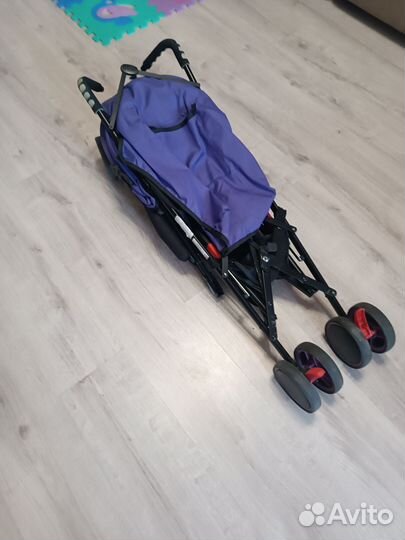 Прогулочная коляска трость