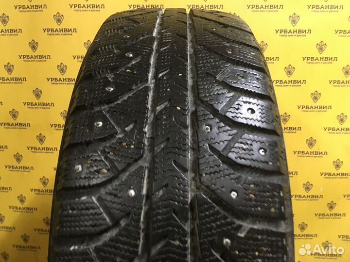 Bridgestone Ice Cruiser 7000 215/60 R17 96H