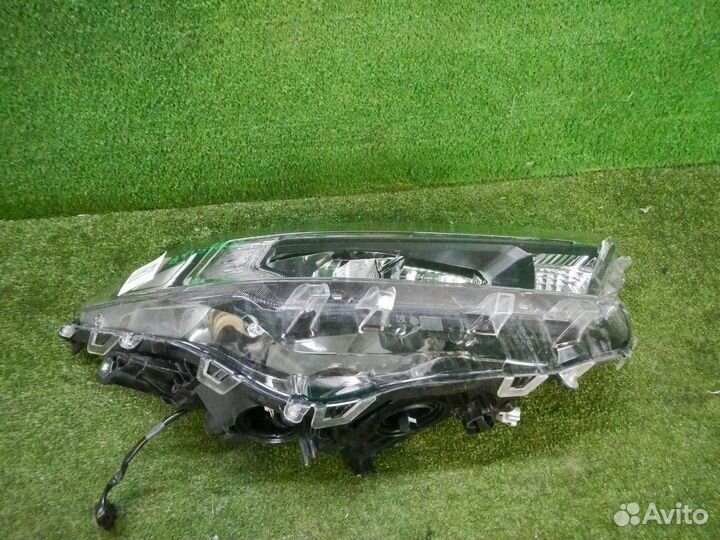 Фара правая Toyota RAV4 5 XA50 (2018-н.в.) LED