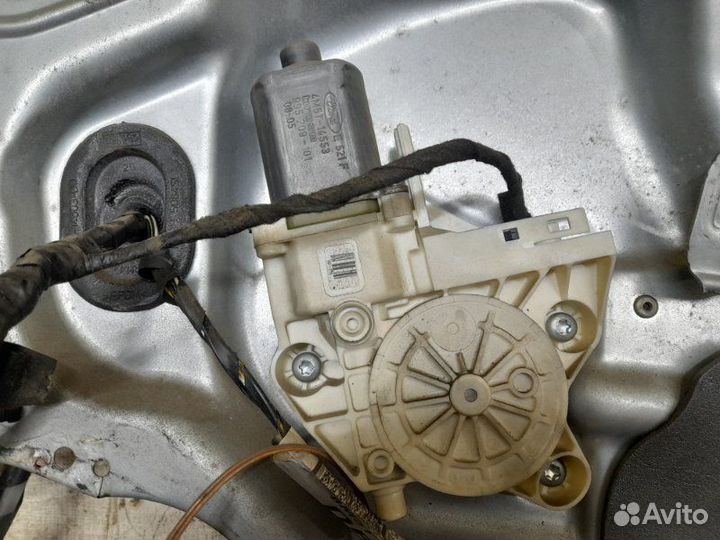 Стеклоподъемник передний правый Ford Focus 2