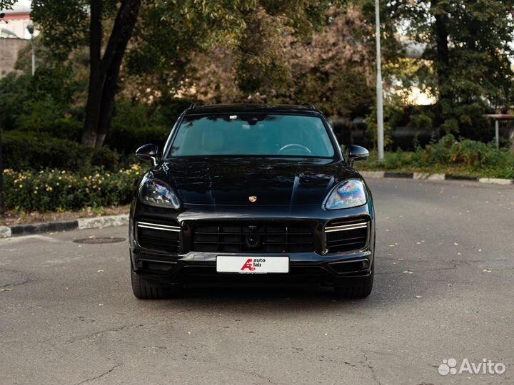 Porsche Cayenne Turbo S 4 AT, 2019, 65 500 км