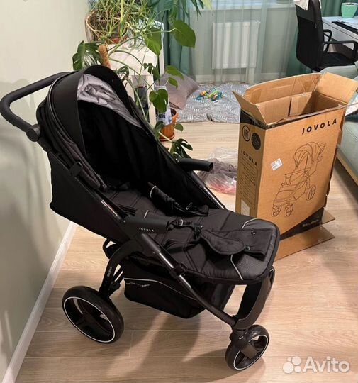 Прогулочная коляска jovola