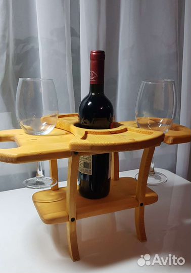 Винный столик деревянный