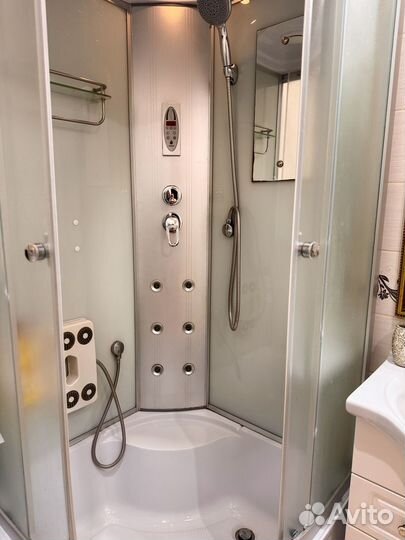 Душевая кабина 90х90 угловая