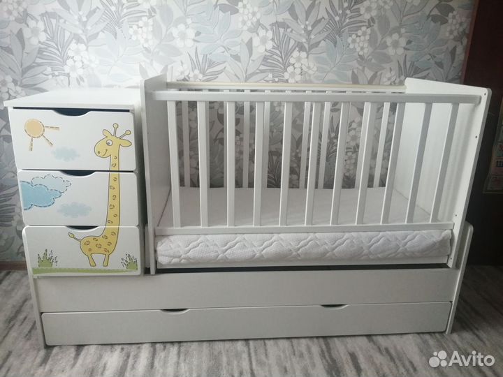Детская кроватка