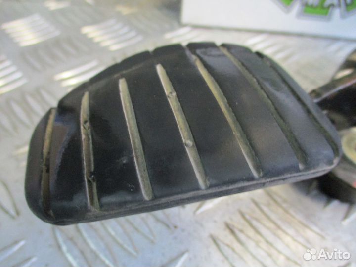 Педаль сцепления Renault Laguna 2 2006г