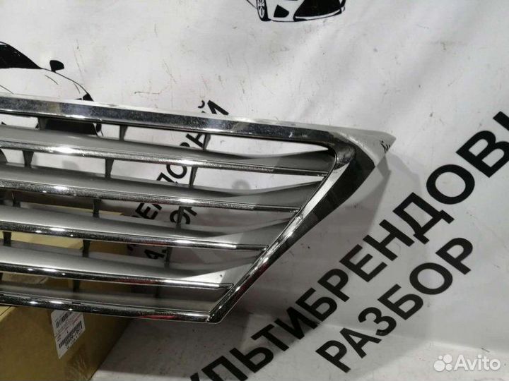 Решетка радиатора Lexus Lx570