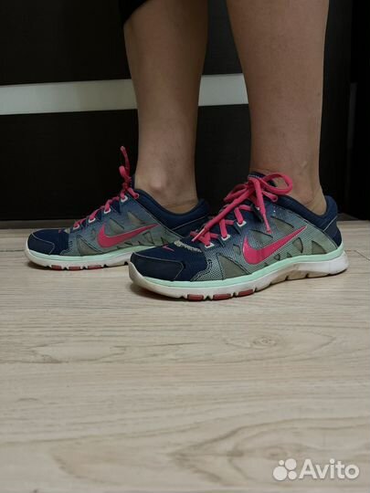 Кроссовки nike женские 38