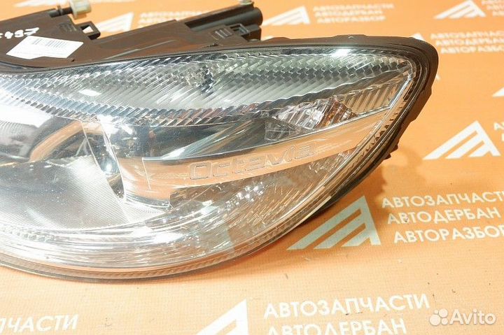 Фара левая, Skoda Octavia A5 2009