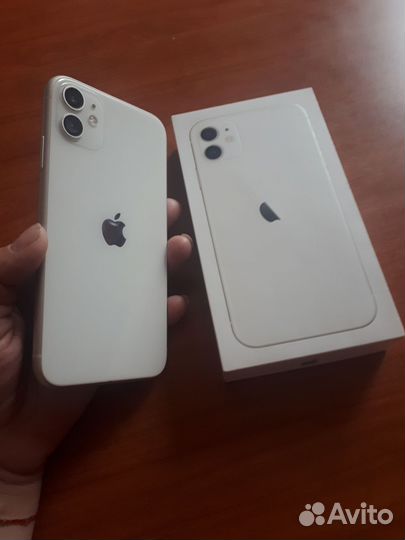 Телефон iPhone 11