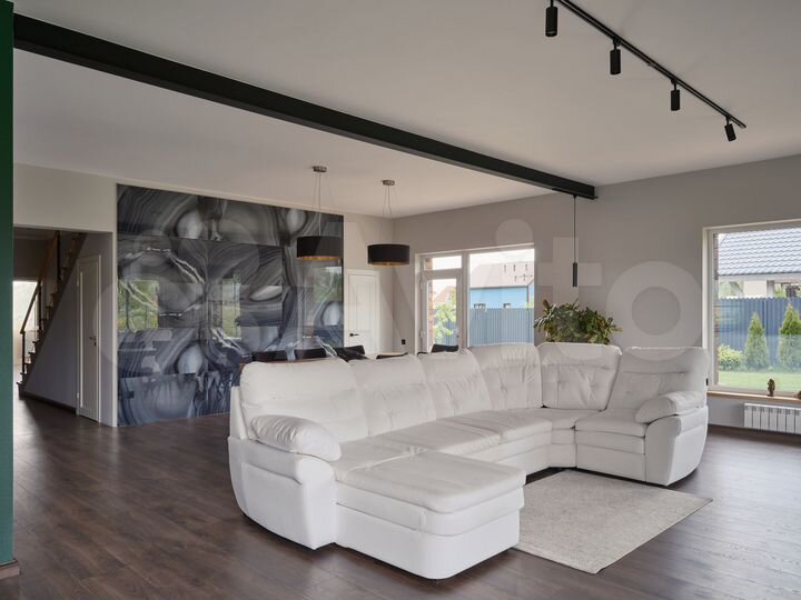 Дом 342,9 м² на участке 12 сот.