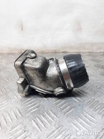 Дроссельная заслонка Volkswagen Passat седан 2.5