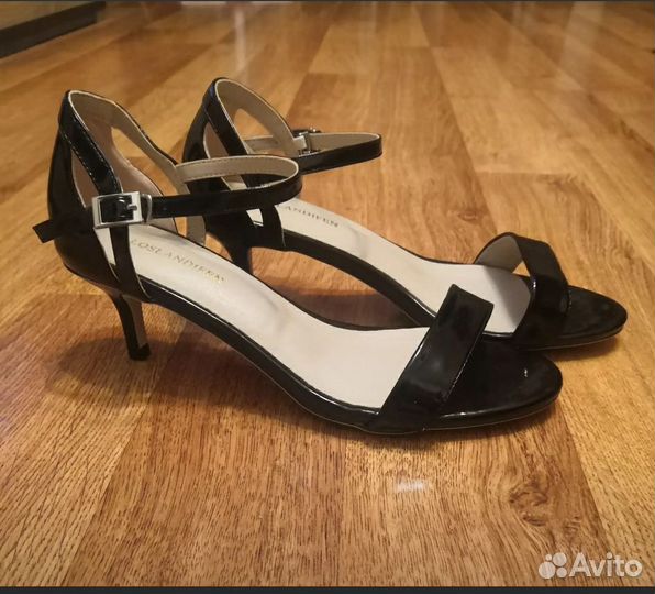 Новые босоножки