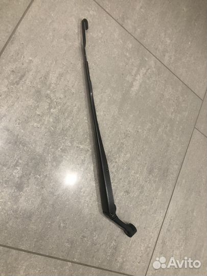 Поводок стеклоочистителя передний правый Toyota