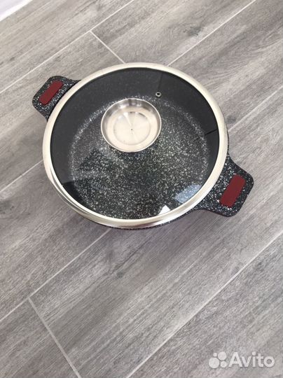 Большая глубокая сковорода d 28
