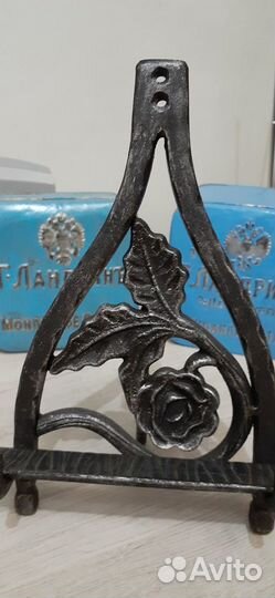 Декоративная подставка из металла, мольберт