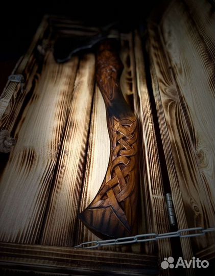 Кованый топор ручной работы