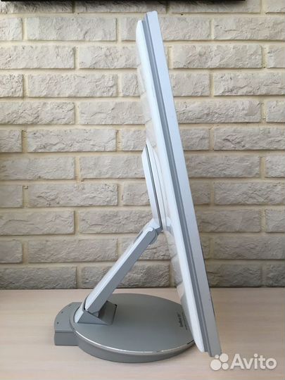 Монитор Samsung Sync Master 193 p