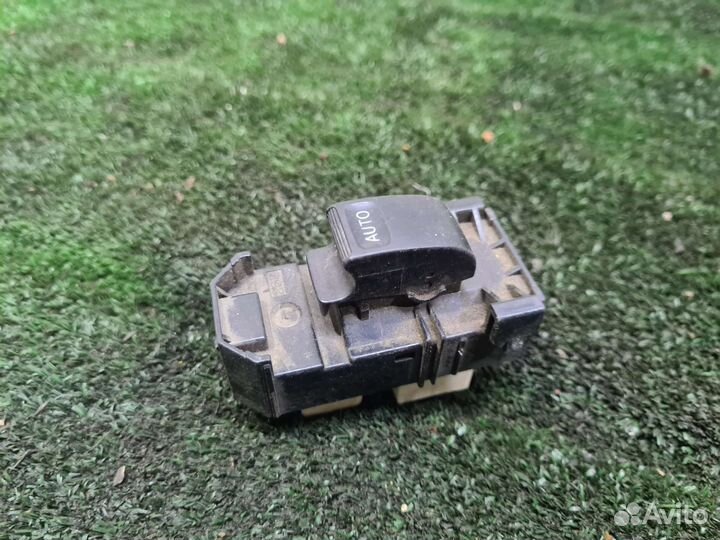 Кнопка стеклоподъемника Land Cruiser 100