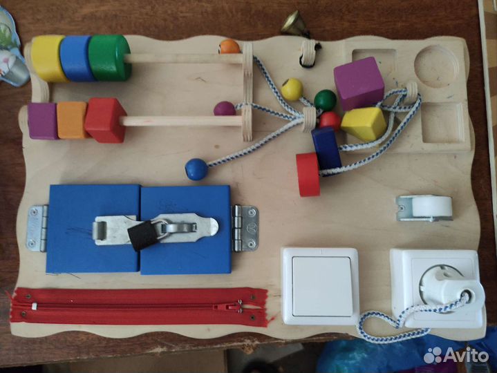 Детские развивающие игрушки баулом