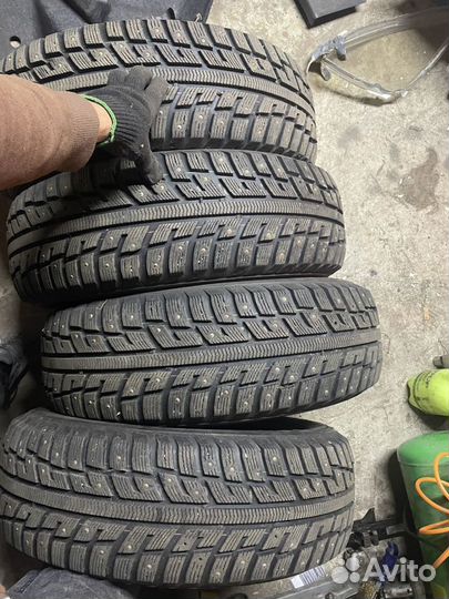 Kumho I'Zen KW22 215/65 R16