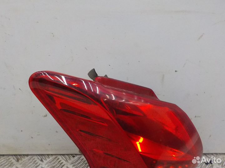 Фонарь задний левый наружный Peugeot 3008 2010