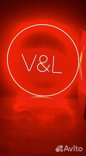 Неоновая вывеска