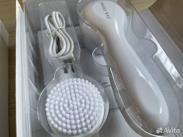 Массажер для лица, система по уходу за кожей