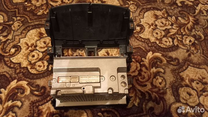 Штатная магнитола на toyota corolla 150