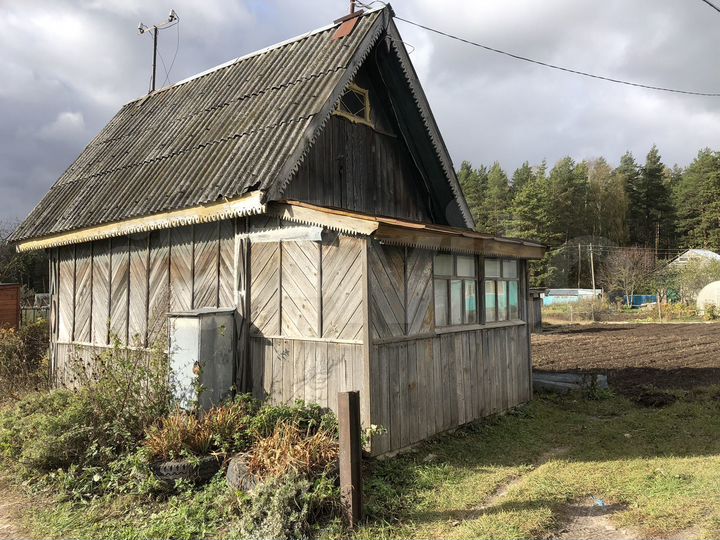 Дача 10 м² на участке 4 сот.