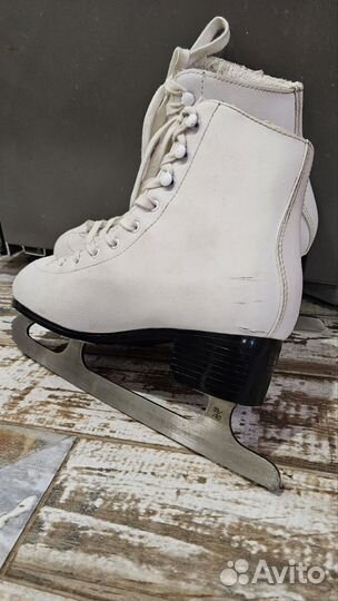 Коньки фигурные женские 39/40 размер